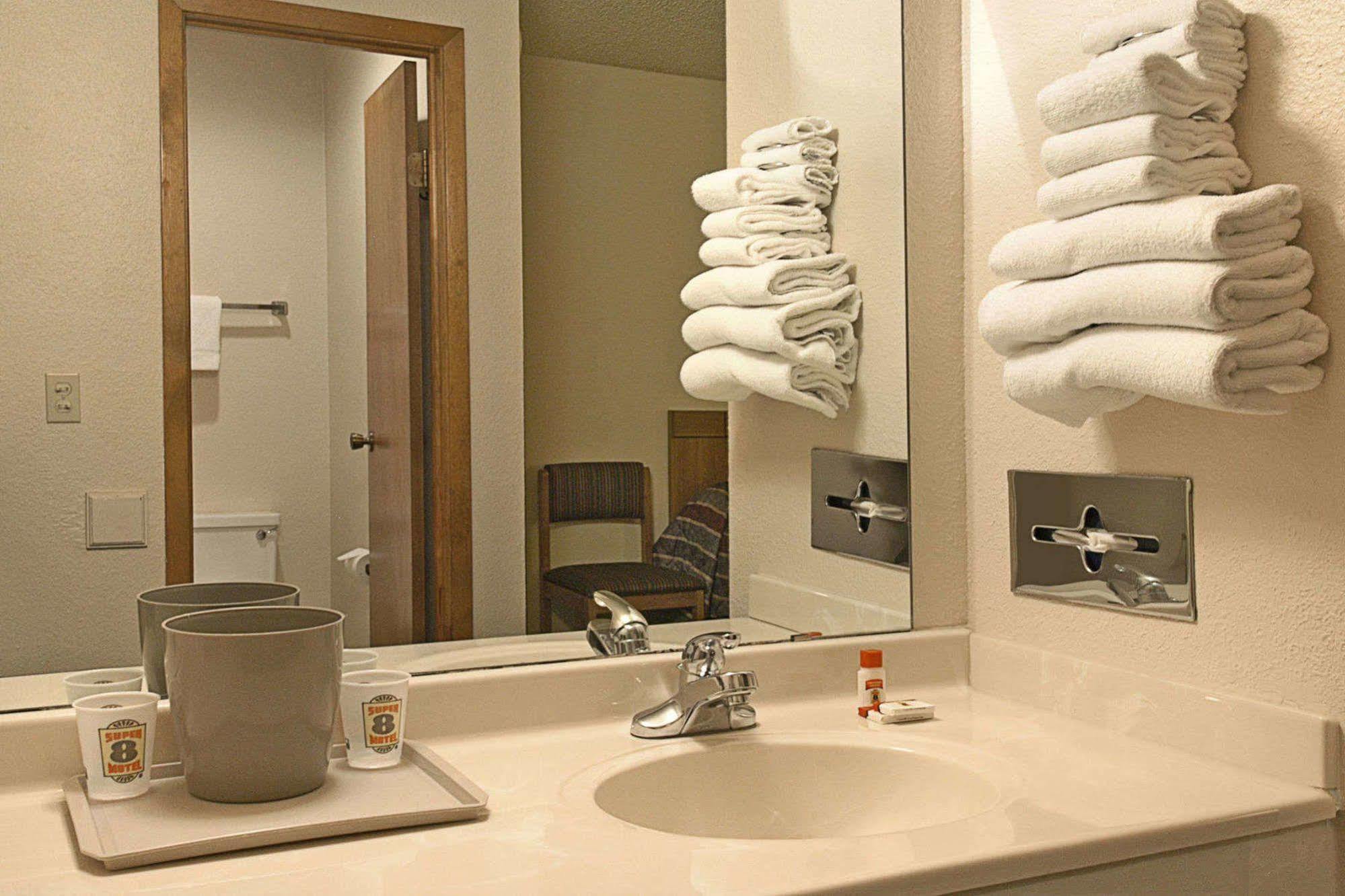 Holiday Inn Express & Suites Brownfield Luaran gambar