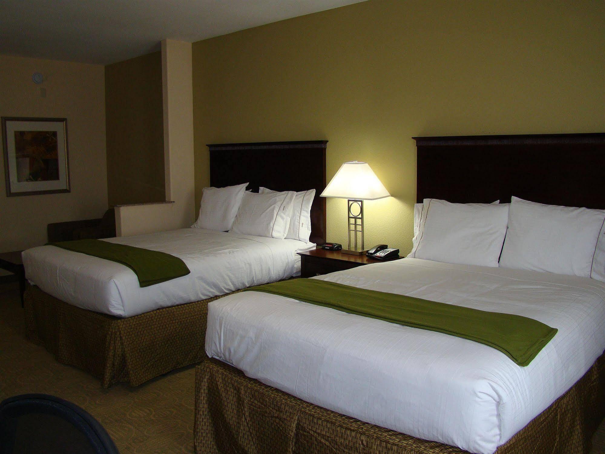 Holiday Inn Express & Suites Brownfield Luaran gambar